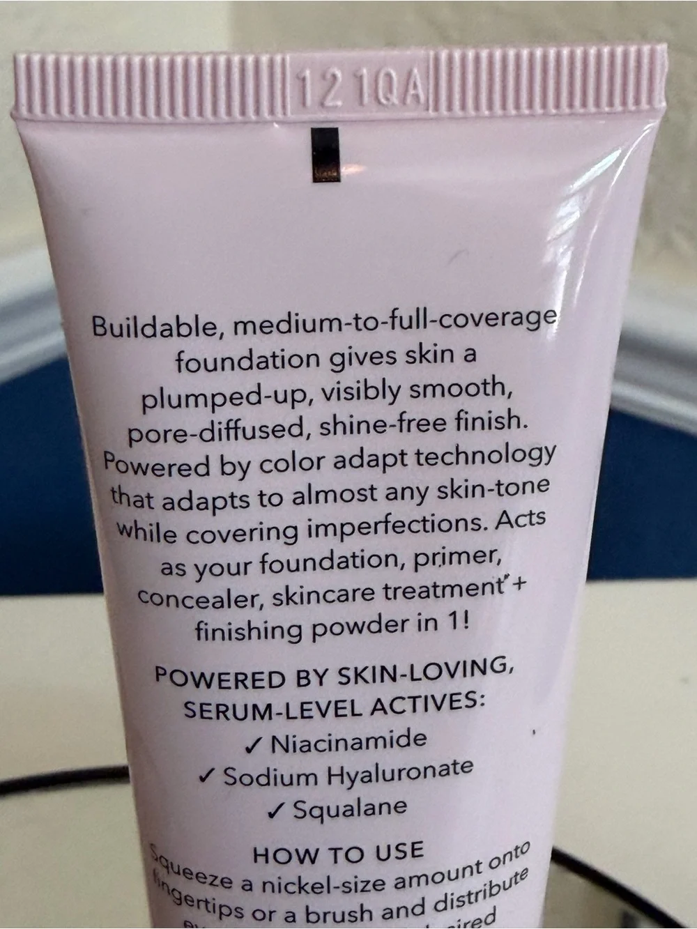 Nakery Plumping Velvet Serum-Infused Foundation Light NIB 1.01FL.OZ.